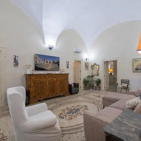 Dimora Monsignore Centro Storico Апартаменты Лечче